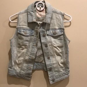 Jean Vest